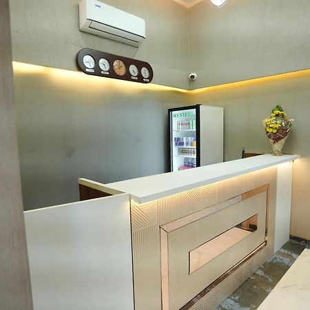 Hotel 6 Seasons, Koregoan Park, Пюн Екстериор снимка